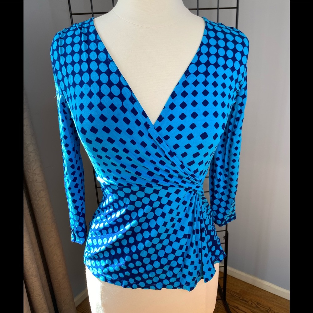 Ann Taylor faux wrap sexy blouse, EUC sz xs